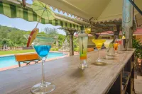 Stone Wood Riverfront Resort, Siolim - 바