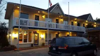 Rainbow Inn Hotels near Hunters Bay Trail