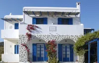 Blue Dolphin Antiparos Villas and Suites Hotels near Glaraki cruises