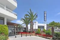 雷瑪格蘭飯店 Playa Santa Maria de Llorell附近的飯店