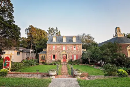 Cedars of Williamsburg Bed & Breakfast Отели рядом с достопримечательностью «Уильям & Мэри»