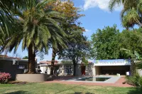 Airport Gardens Boutique Hotel