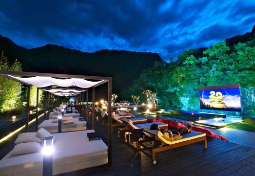 실크 플레이스 수영장