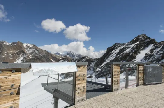 Glacier Hotel Grawand