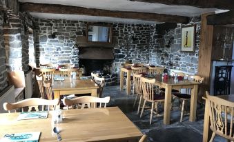 The Pecking Mill Inn