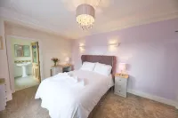 LLwyn Country House Các khách sạn gần Parc Howard