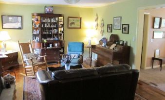 Banner Haven B&B and Cabin Rentals - Housity