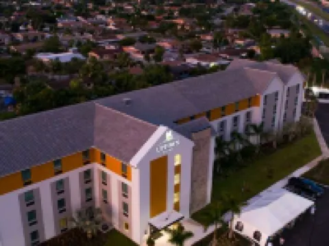 Four Points by Sheraton Raleigh Arena Hoteles en Raleigh