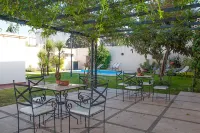 El Arribo Hotel Отели рядом с достопримечательностью «Plaza Belgrano»