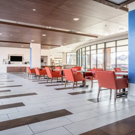 Holiday Inn Express & Suites PLATTEVILLE by IHG
