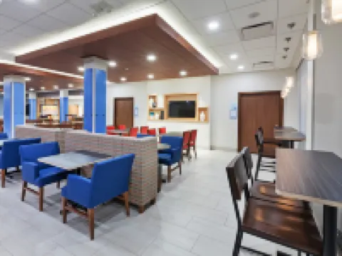 ホリデイ イン エクスプレス & スイーツ レネクサ - オーバーランド パーク エリア by IHG レネックサのホテル