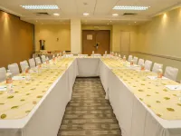 홀리데이 인 컨벤션 센터 바이 IHG 레온 호텔