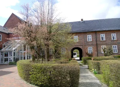 Hotel Pelli Hof Rendsburg by Tulip Inn Hotels near Kunstwerk Carlshutte