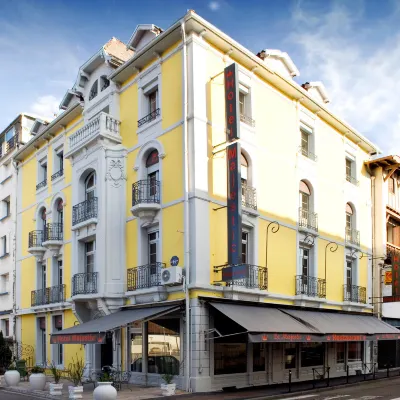 Hôtel Majestic Hotels near Art des Pyrénées