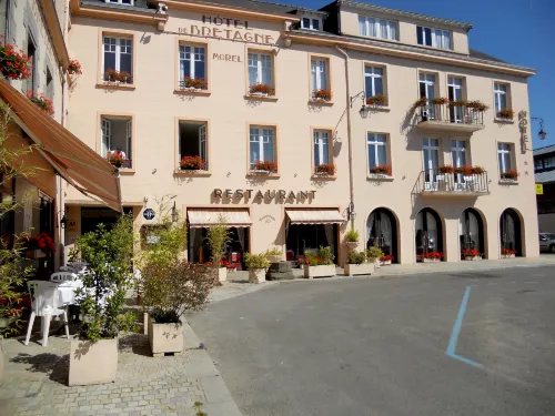 Hôtel de Bretagne Dol Centre Ville - Hotel et Restaurant Hotels in Cherrueix