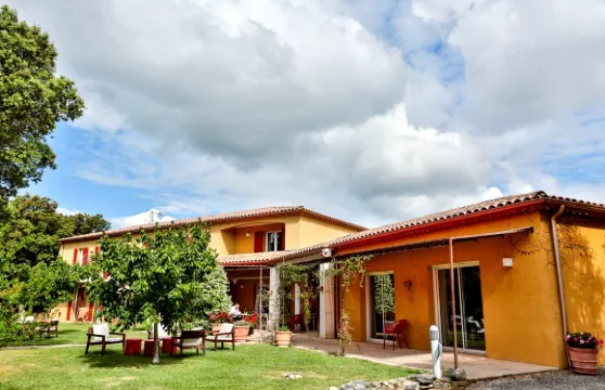 洛吉斯格里尼昂城堡酒店及橡樹林餐廳