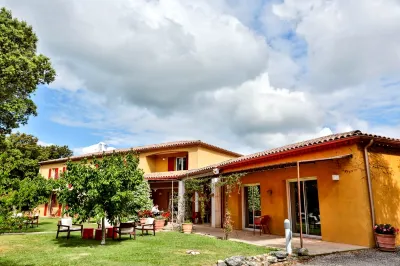 Logis la Bastide de Grignan Hotel & Restaurant "La Chênaie" Hotels in Grignan
