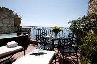Chateau Eza - Hot Tub