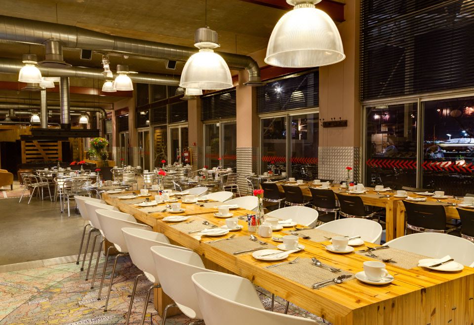 프로테아 호텔 바이 메리어트 객실 및 현대적인 인테리어