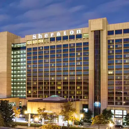 Sheraton Birmingham Hotel Отели рядом с достопримечательностью «Бирмингем Джефферсон Выст. Комплекс (BJCC Арена)»