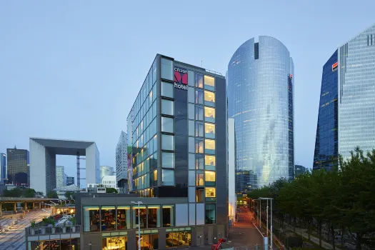 CitizenM Paris la Défense Hôtels à proximité de AXA France Headquarter