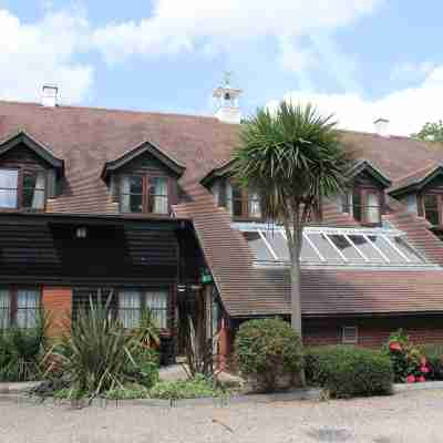 Ellington Lodge at the Concorde Hotel Exterior