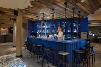 Urban Lodge Hotel - bars