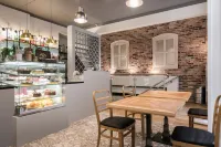 Venetian House Market Square Aparthotel