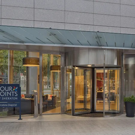 Four Points by Sheraton Barcelona Diagonal Отели рядом с достопримечательностью «Побленоу»