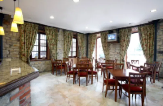 因佩里昂酒店 帕雷斯酒店