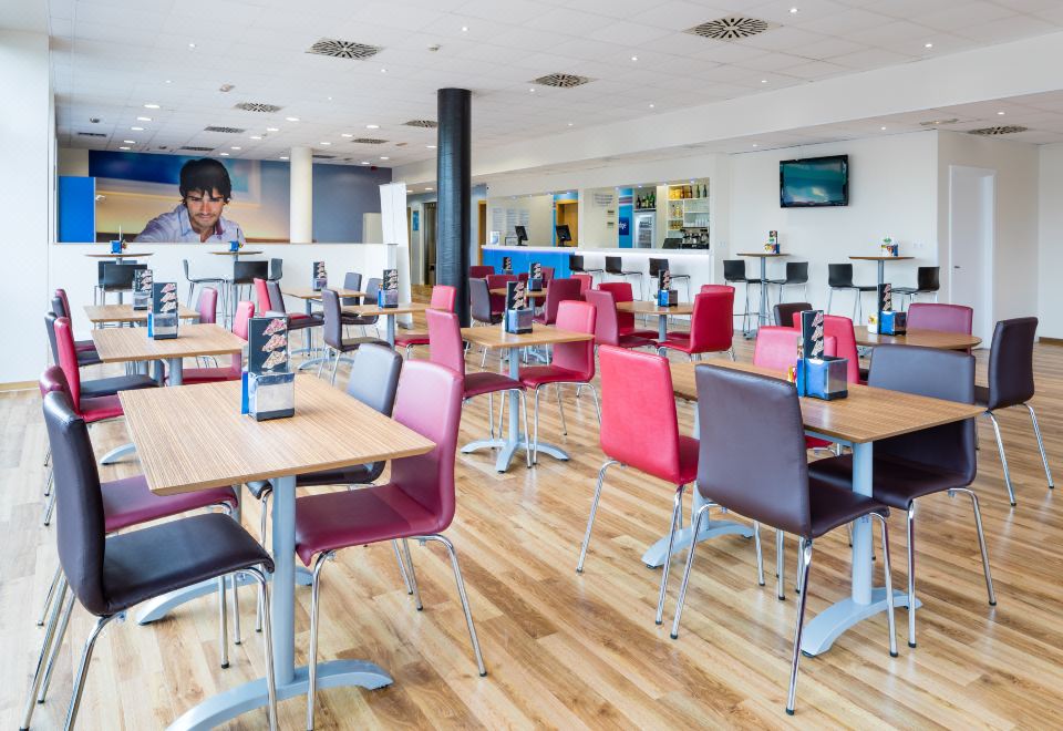 5. 트래블로지 바르..