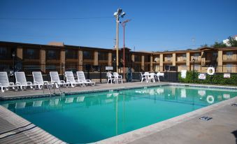 Days Inn & Suites by Wyndham Santa Rosa