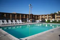 Days Inn & Suites by Wyndham Santa Rosa