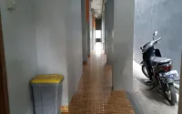 Urbanpoint Hotel Syariah Pringsewu Lampung Hotels near Damar papan, reki yesma