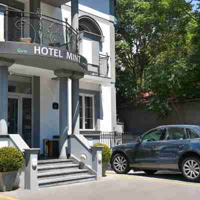 加爾尼薄荷飯店 Hotel Exterior