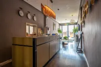 Qingju Business Hotel فنادق في فنغ تشيو