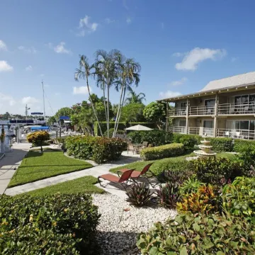 Cove Inn on Naples Bay