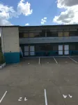 Tropical Gateway Motor Inn - parking