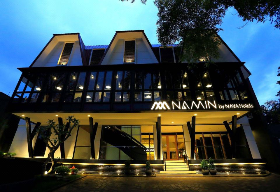 Namin Dago Hotel Over view