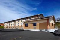 Super 8 by Wyndham St. Clairsville Oh/Wheeling WV Area