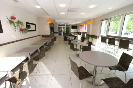 Ekho Hotel Grenoble Nord Saint Egrève Отели в г. Сент-Эгрев