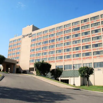 Doubletree by Hilton Clarksville Riverview