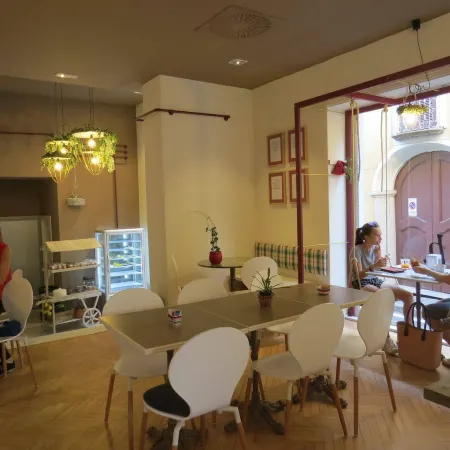 Monza City Rooms & Studios