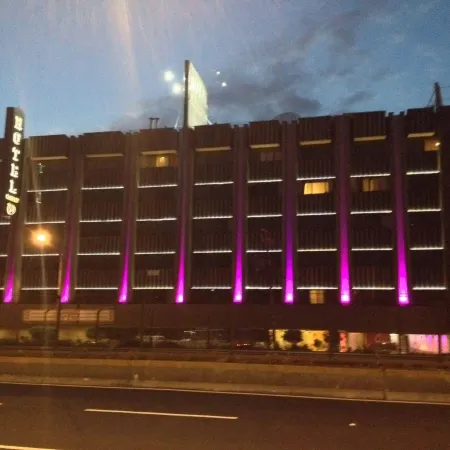Hotel Mexicali Отели рядом с достопримечательностью «Аламида Централ»