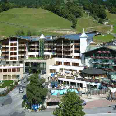 Hotel Alpine Palace Hotel Exterior