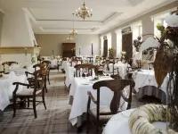 Schloss Hotel Dresden Pillnitz Hotels near Leuben