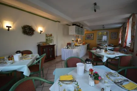 Haus am Kurpark Hotel Garni Отели в г. Бланкенштайн