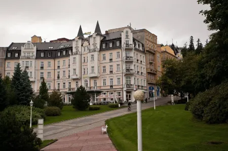 Sun Palace Wellness Hotel Отели в г. Марианске-Лазне