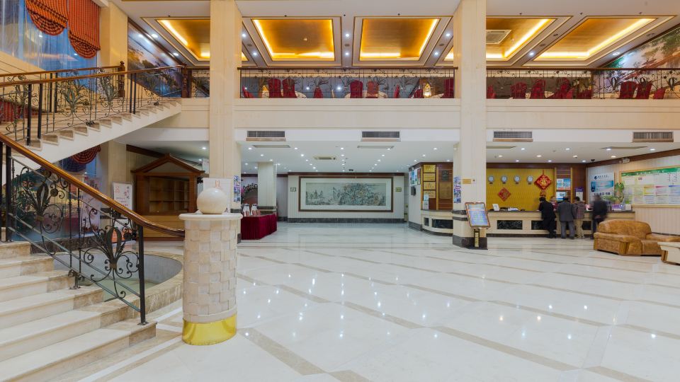 Dolphin Hotel
