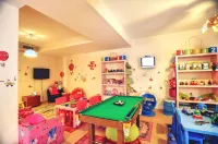 Hotel Azimut Hotels in Радженовичі